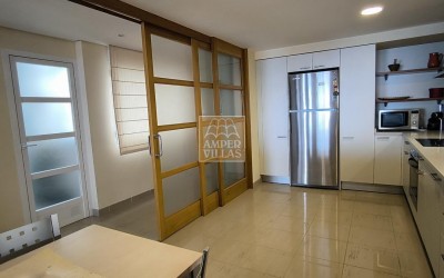 Vakker og romslig leilighet i havnen i Altea med vakker utsikt.